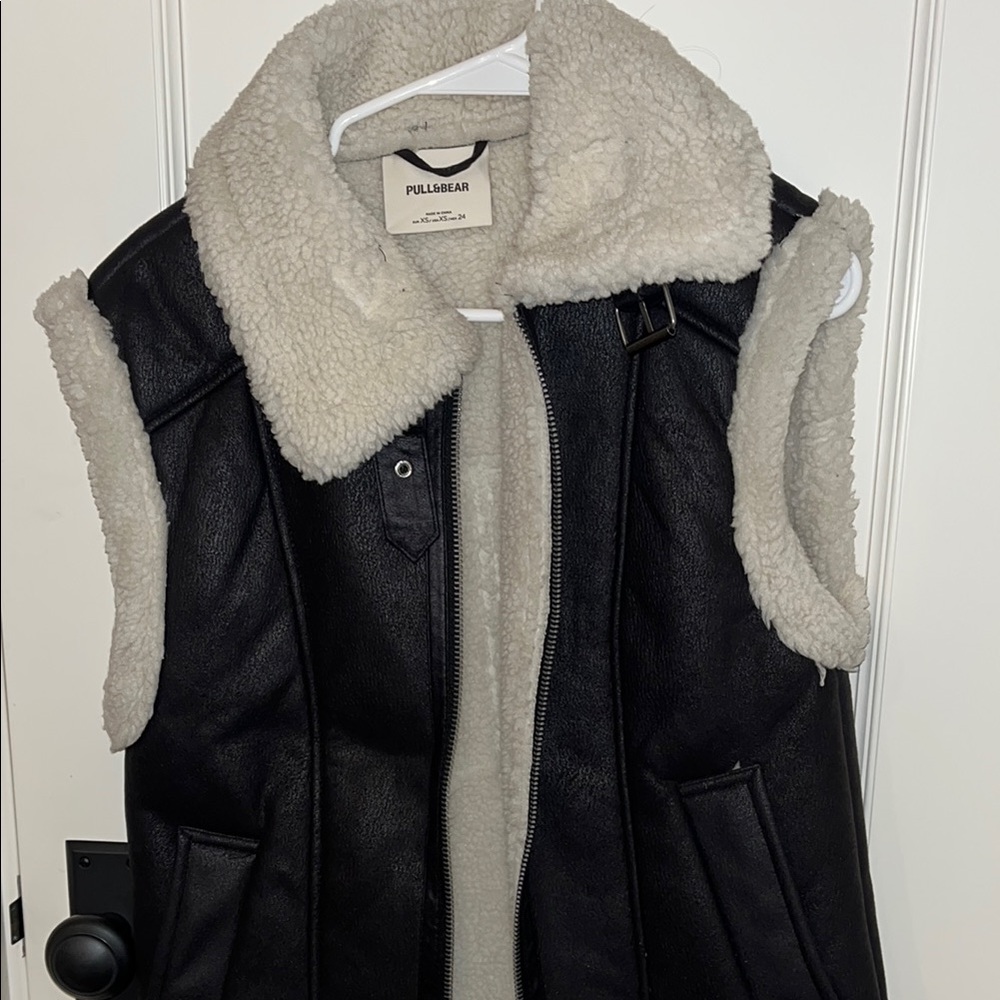 Pull&Bear Black Shearling Vest